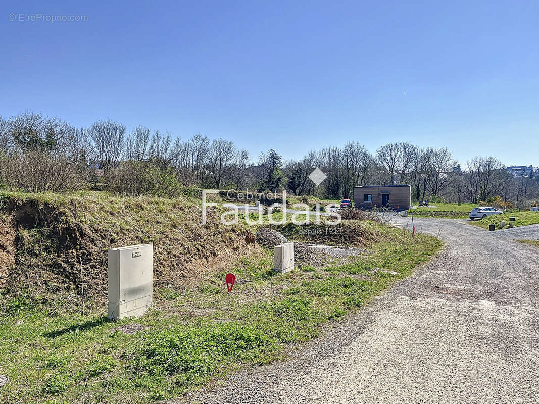 Terrain à COUTANCES