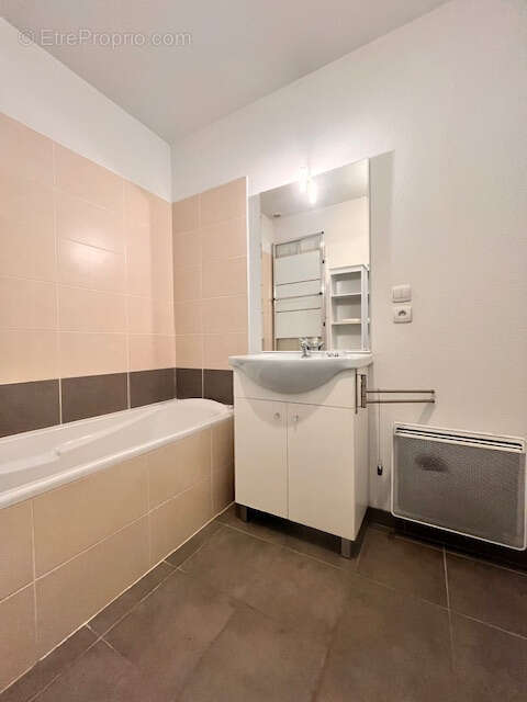 Appartement à FROUZINS