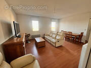 Appartement à FROUZINS