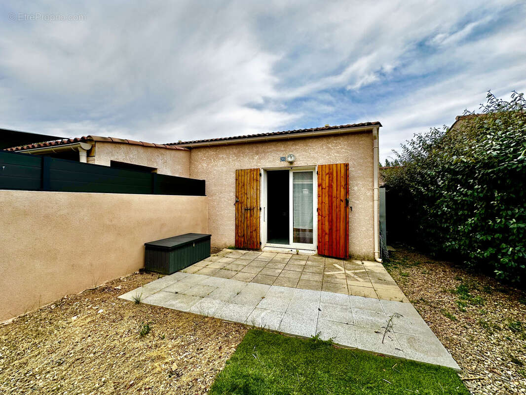 Maison à VIC-LA-GARDIOLE