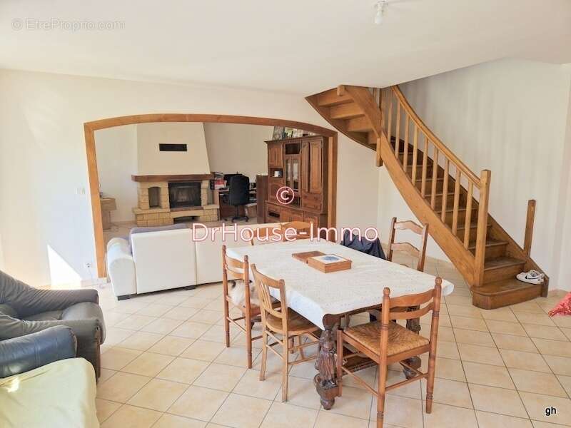 Maison à SAINT-BRICE-DE-LANDELLES