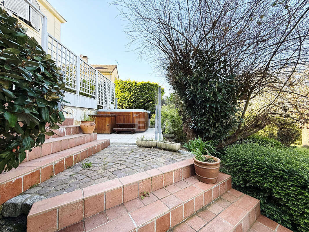 Maison à BRIE-COMTE-ROBERT