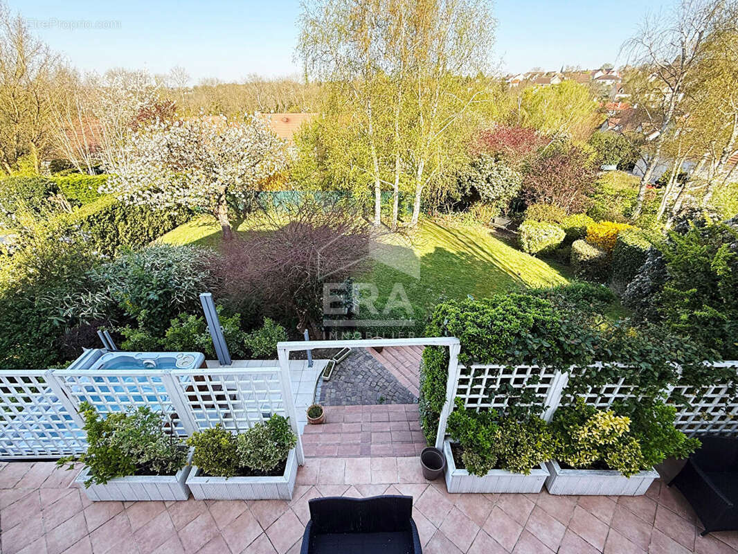 Maison à BRIE-COMTE-ROBERT