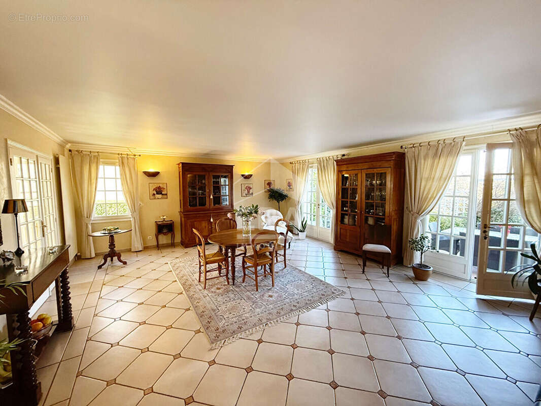 Maison à BRIE-COMTE-ROBERT