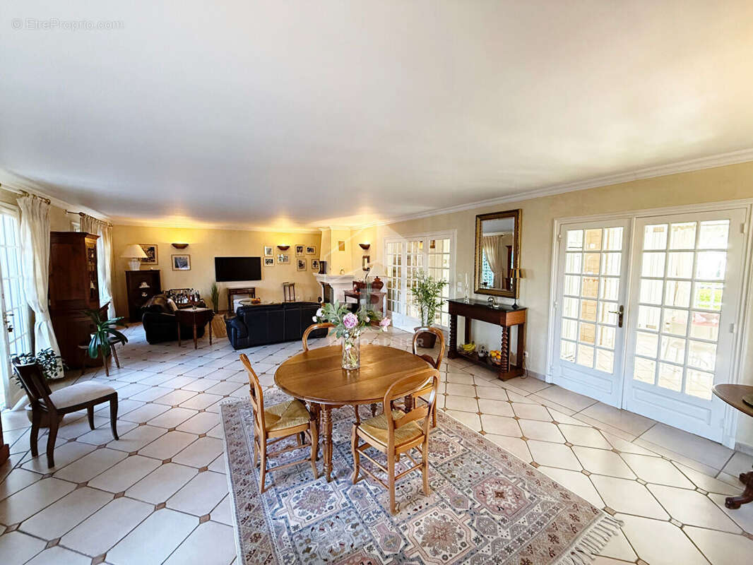 Maison à BRIE-COMTE-ROBERT