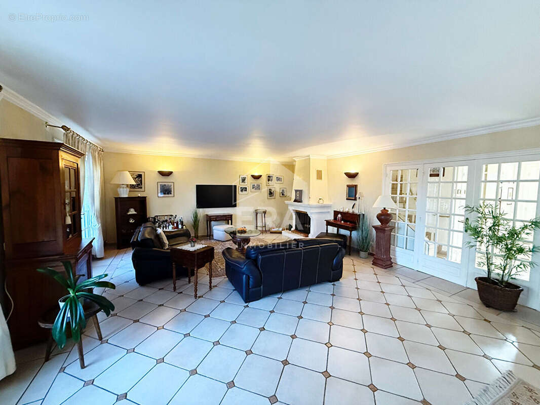 Maison à BRIE-COMTE-ROBERT