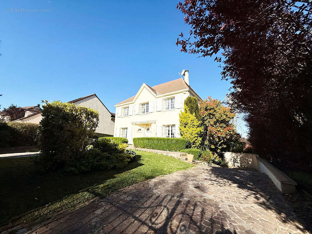 Maison à BRIE-COMTE-ROBERT