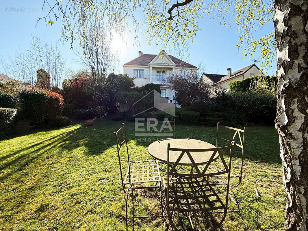 Maison à BRIE-COMTE-ROBERT