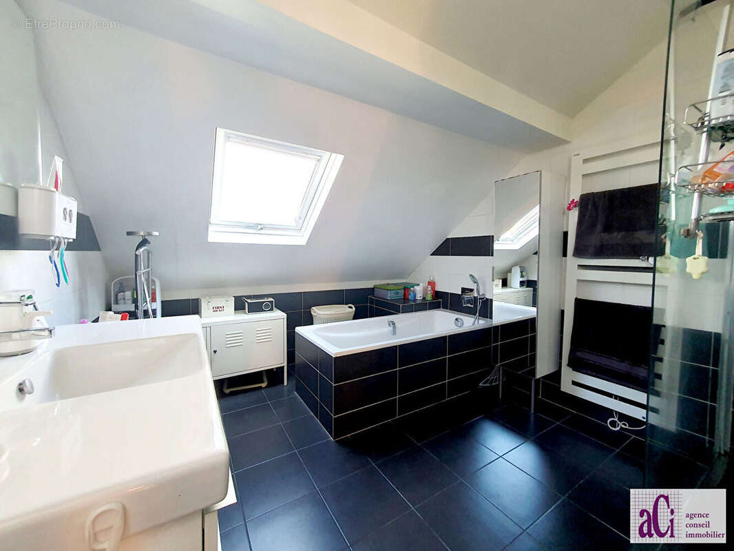 Maison à L&#039;HAY-LES-ROSES