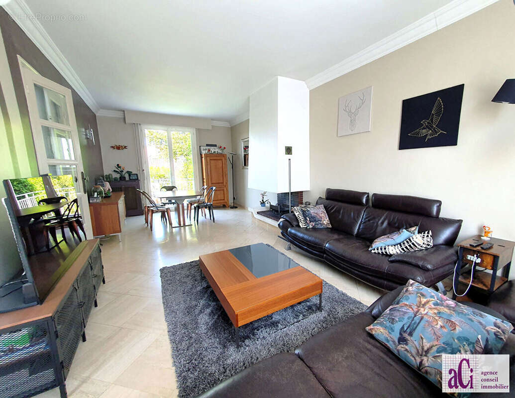 Maison à L&#039;HAY-LES-ROSES