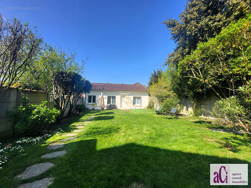 Maison à L&#039;HAY-LES-ROSES