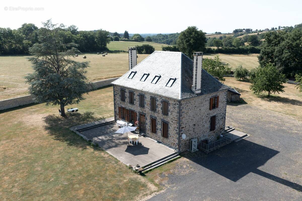 Maison à CHALVIGNAC