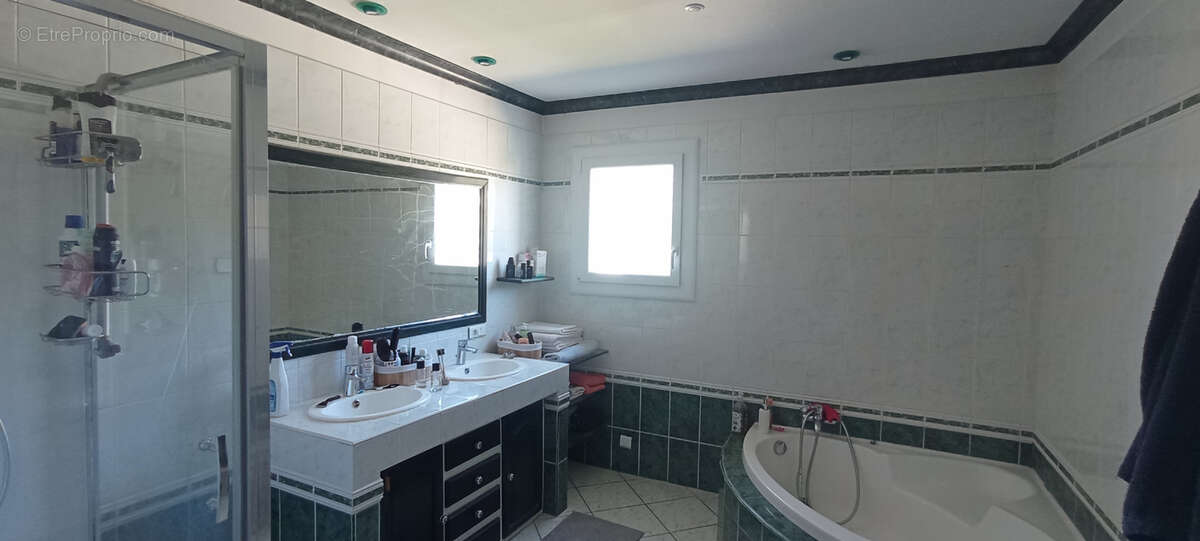 Maison à SAINT-BAUZILLE-DE-PUTOIS