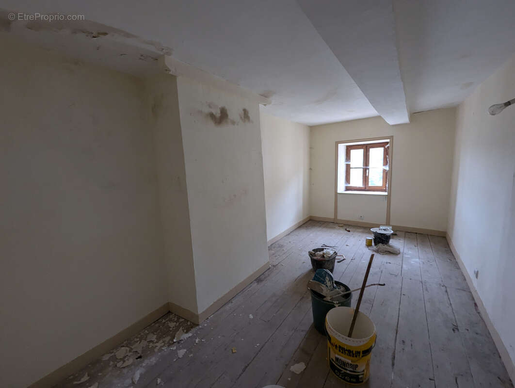 Maison à SAINT-JUST-EN-CHEVALET