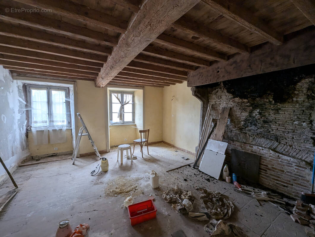 Maison à SAINT-JUST-EN-CHEVALET