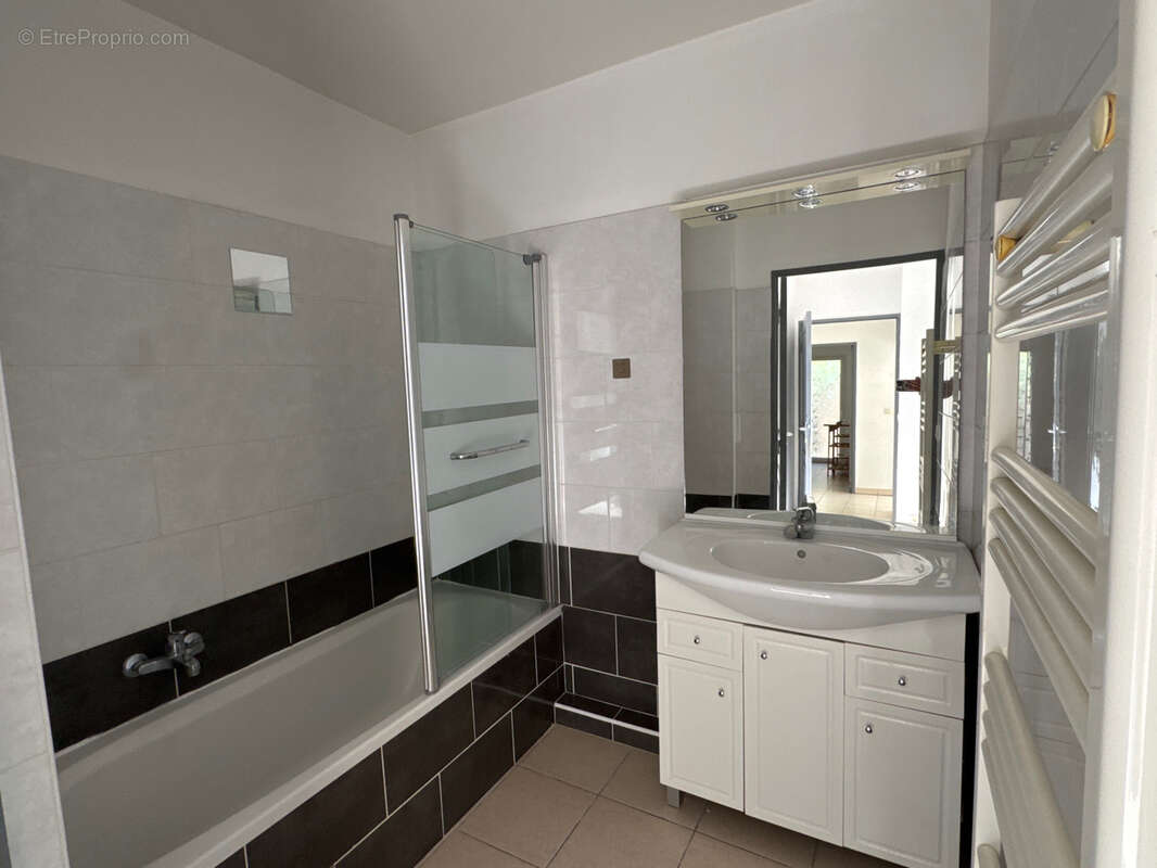 Appartement à GATTIERES