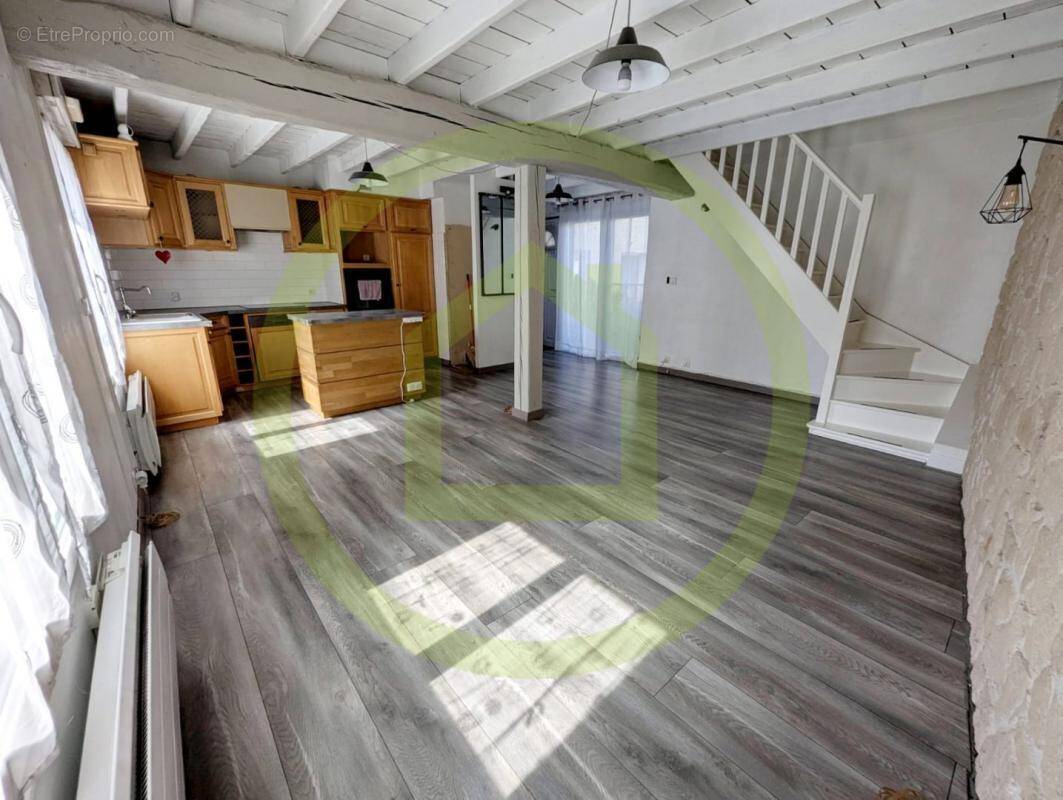 Maison à MERY-SUR-OISE