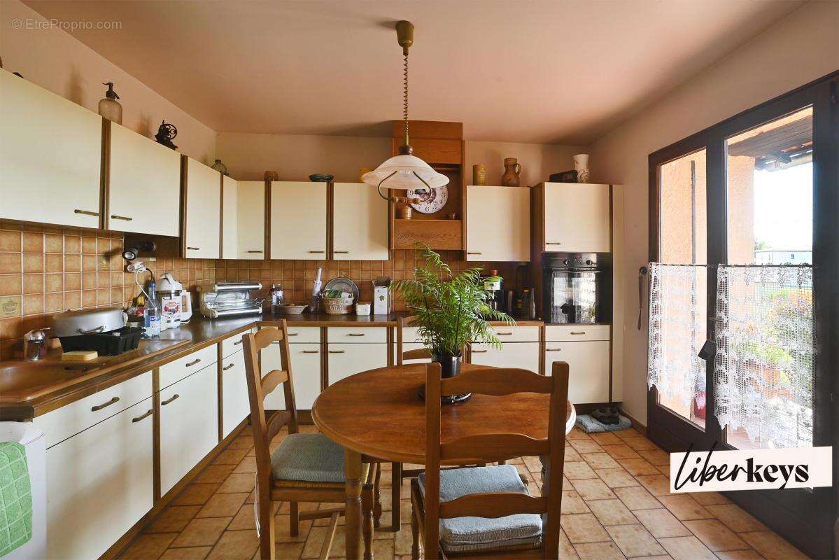 Maison à SAINT-QUENTIN-LA-POTERIE