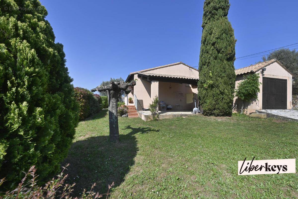 Maison à SAINT-QUENTIN-LA-POTERIE