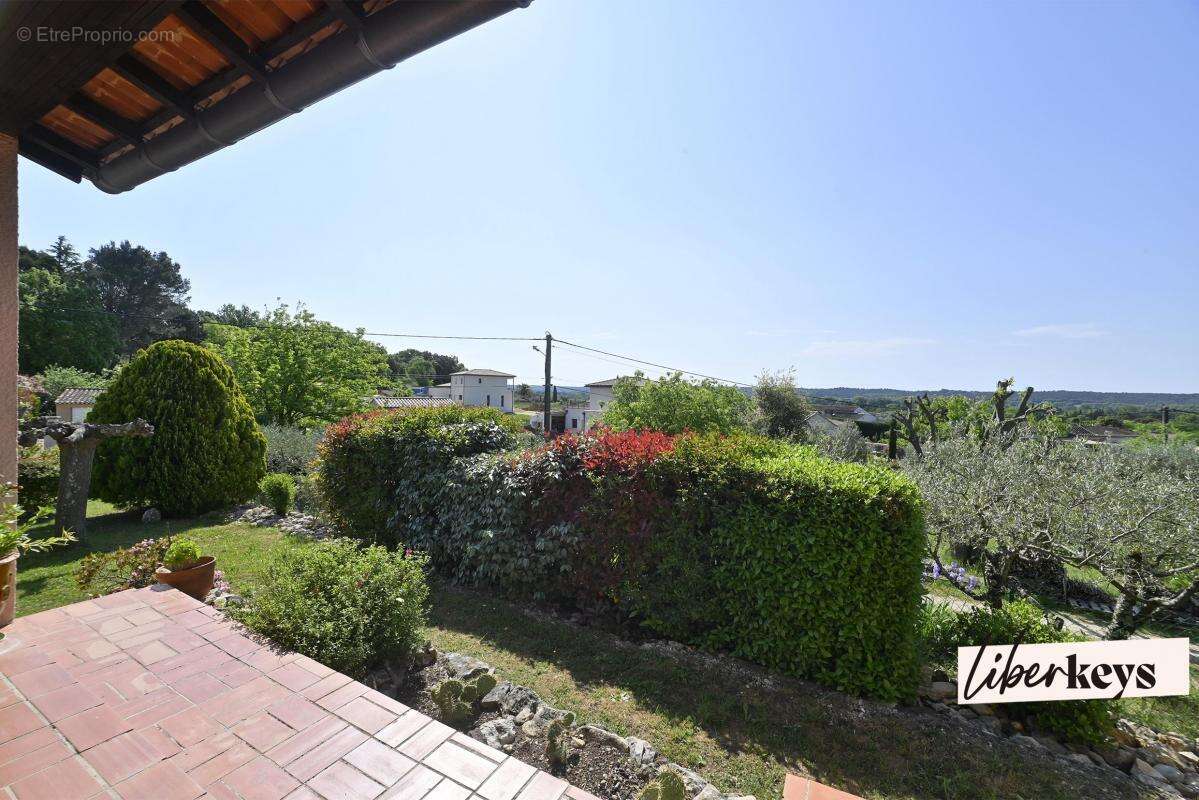 Maison à SAINT-QUENTIN-LA-POTERIE