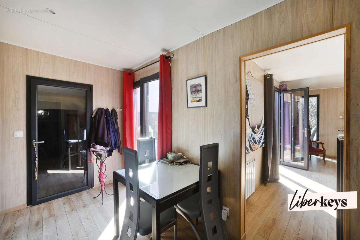 Maison à SAINT-QUENTIN-LA-POTERIE