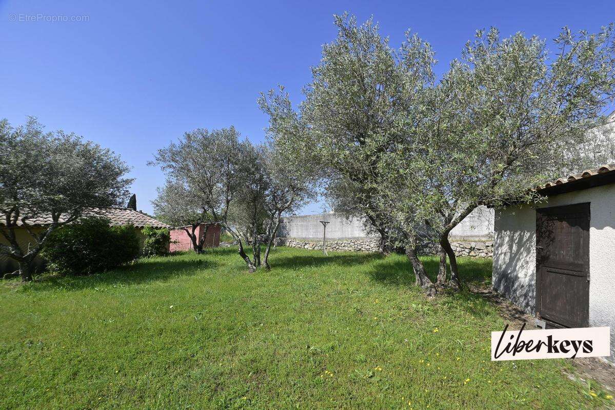 Maison à SAINT-QUENTIN-LA-POTERIE