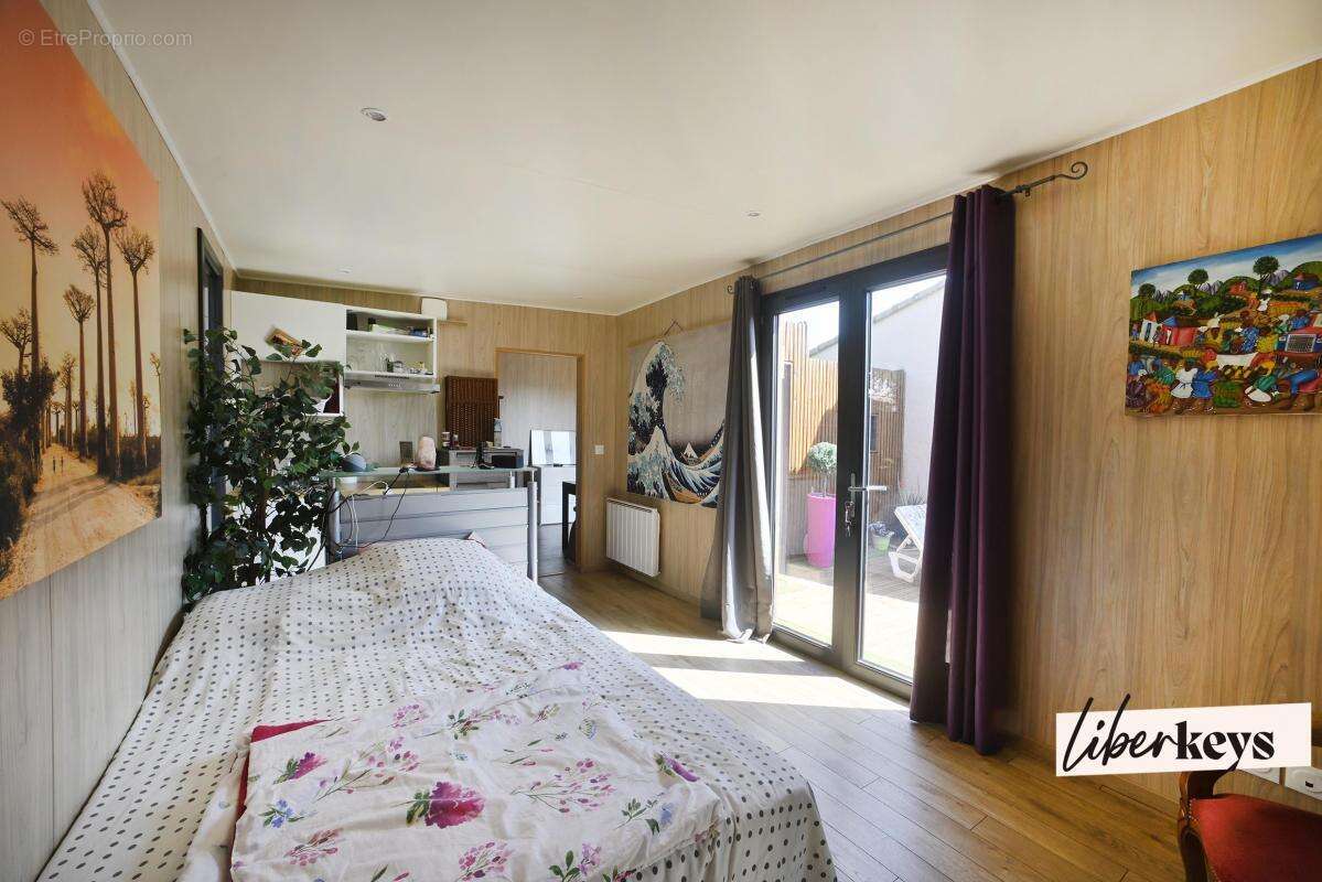 Maison à SAINT-QUENTIN-LA-POTERIE