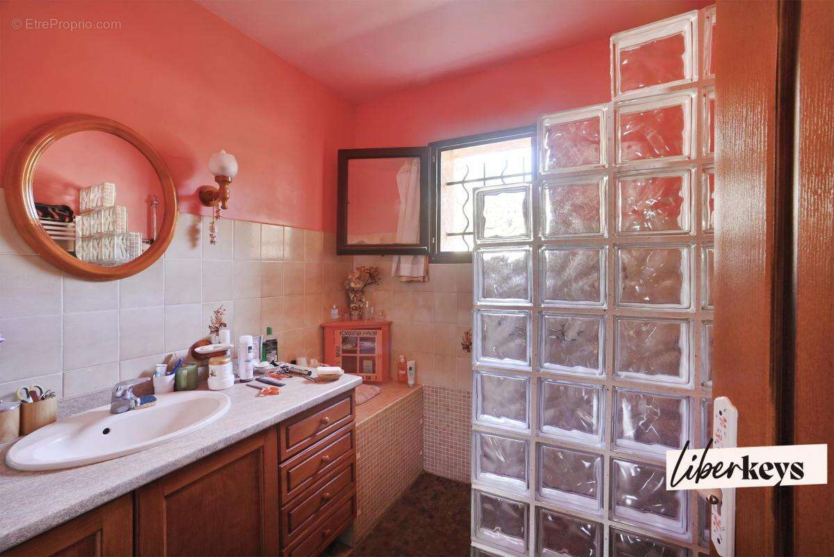 Maison à SAINT-QUENTIN-LA-POTERIE