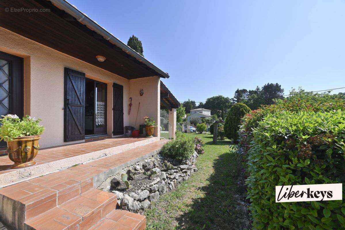 Maison à SAINT-QUENTIN-LA-POTERIE