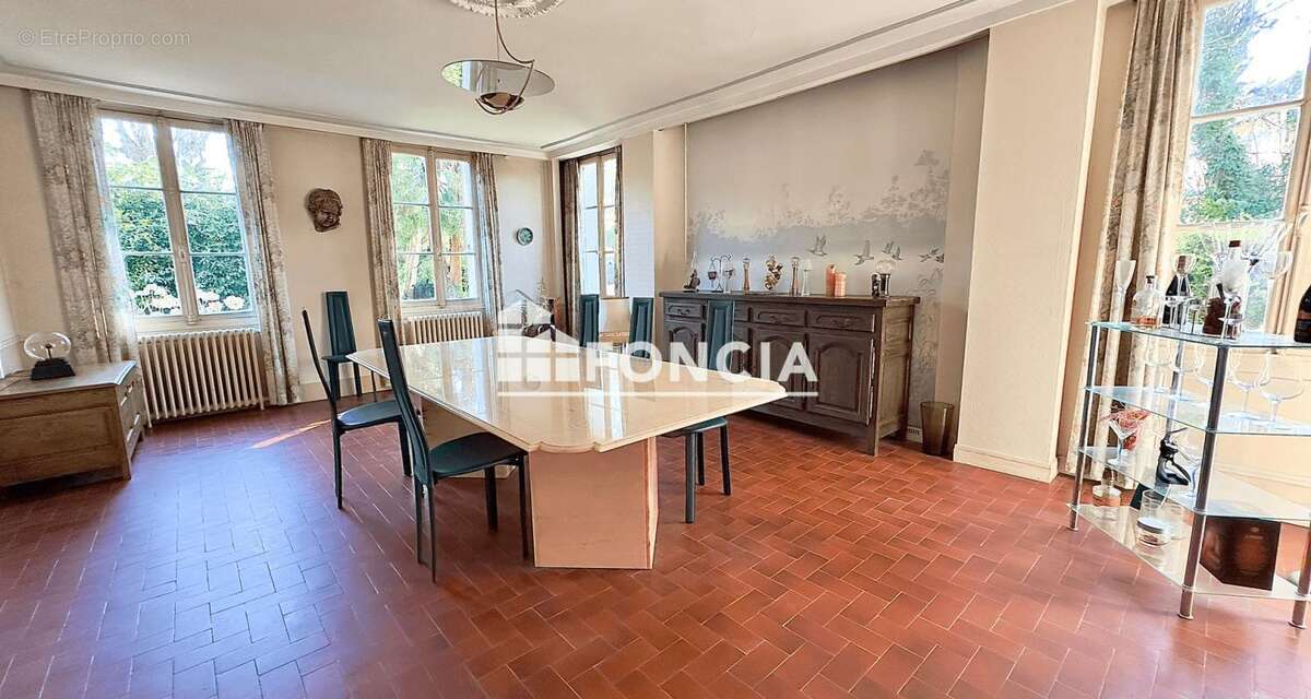 Maison à SAINT-JEAN-DU-CARDONNAY