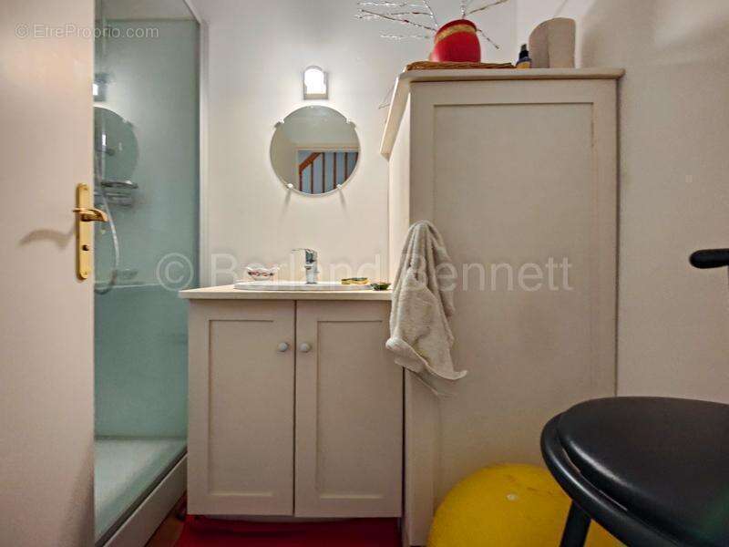 Commerce à SAUZE-VAUSSAIS