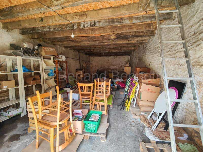 Commerce à SAUZE-VAUSSAIS