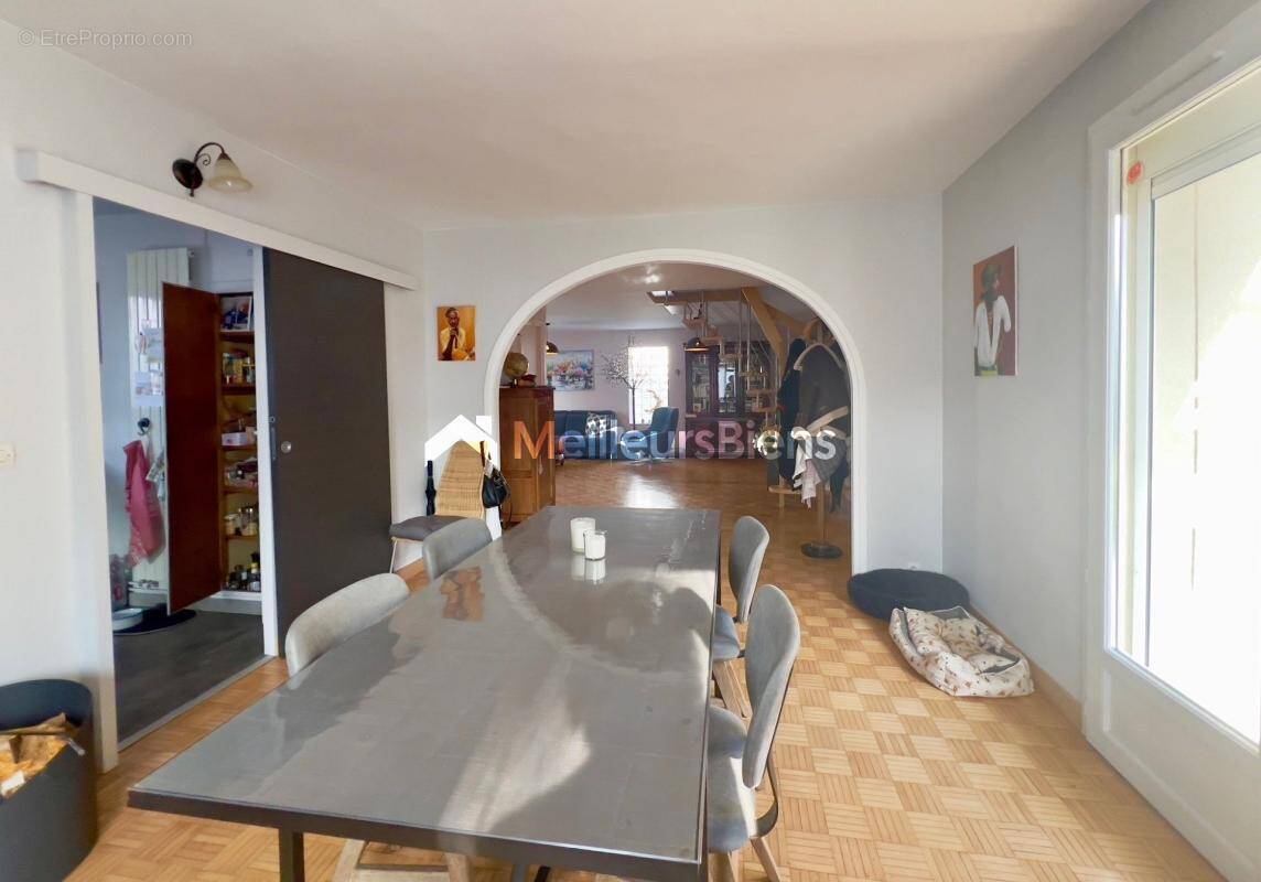 Maison à L&#039;ETANG-LA-VILLE