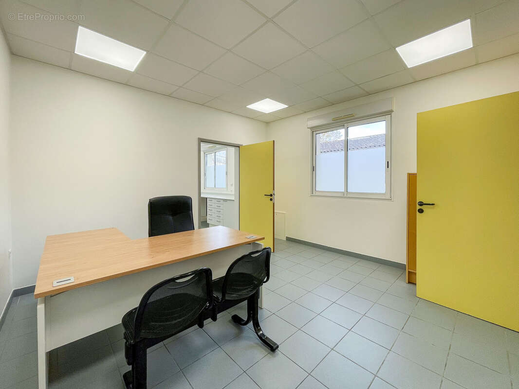 Maison à SAINT-MEDARD-DE-GUIZIERES