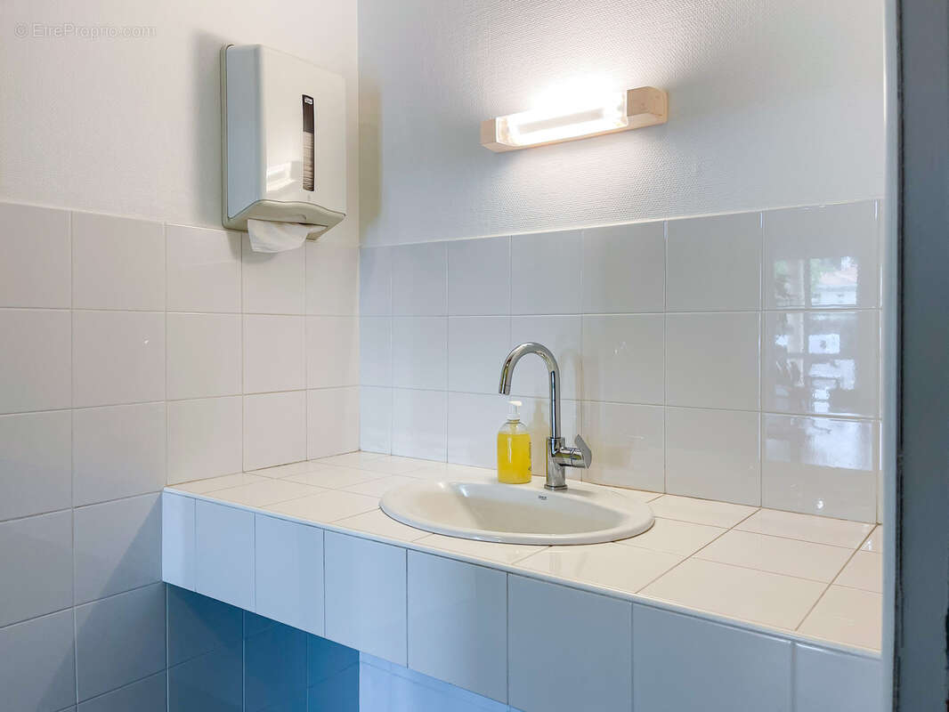 Maison à SAINT-MEDARD-DE-GUIZIERES