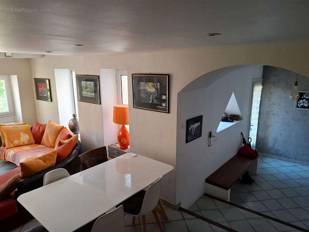 Maison à SAINT-ETIENNE-LES-ORGUES