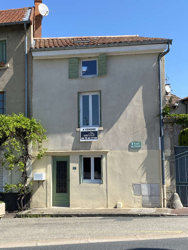 Maison à MARCILLY-D&#039;AZERGUES