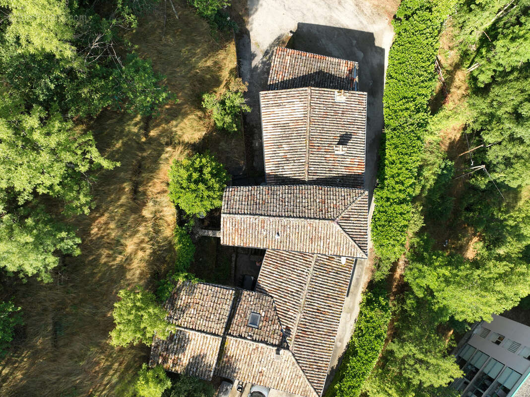 Maison à SAINT-SAUVEUR-DE-MONTAGUT