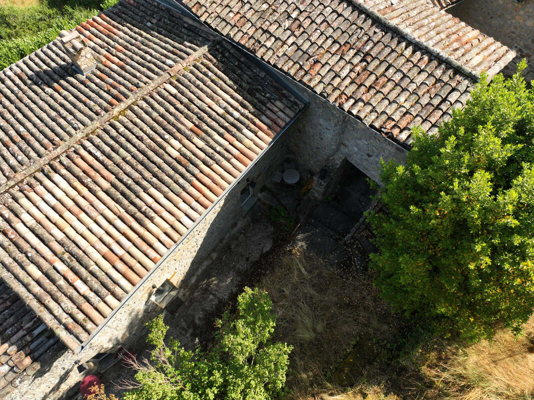 Maison à SAINT-SAUVEUR-DE-MONTAGUT