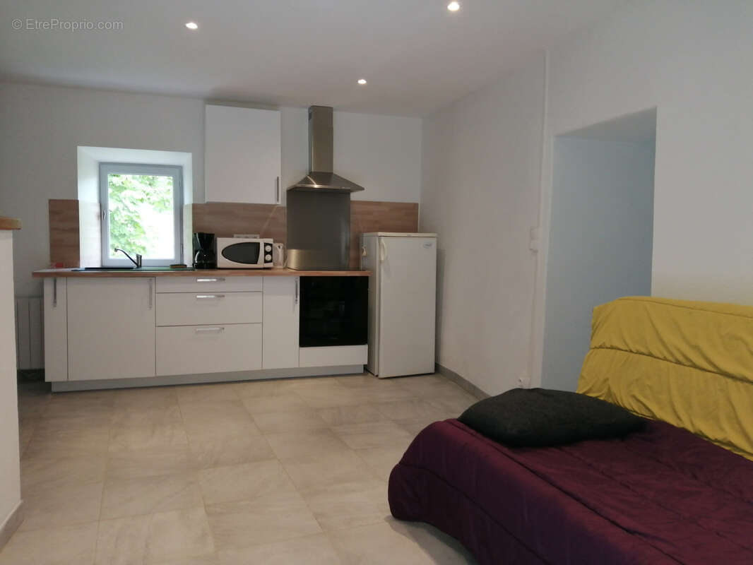 Maison à SAINT-SAUVEUR-DE-MONTAGUT