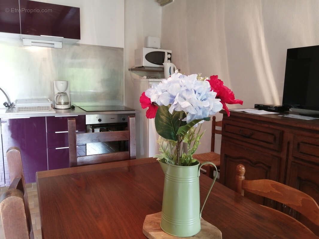 Maison à SAINT-SAUVEUR-DE-MONTAGUT