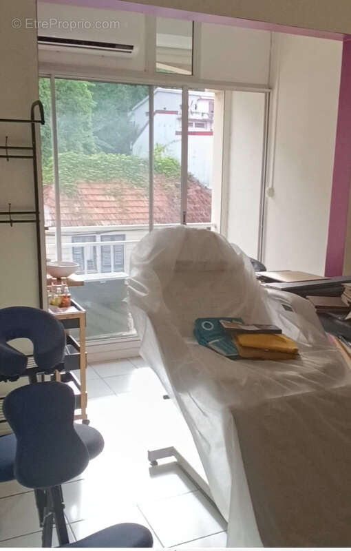 Commerce à LA TRINITE