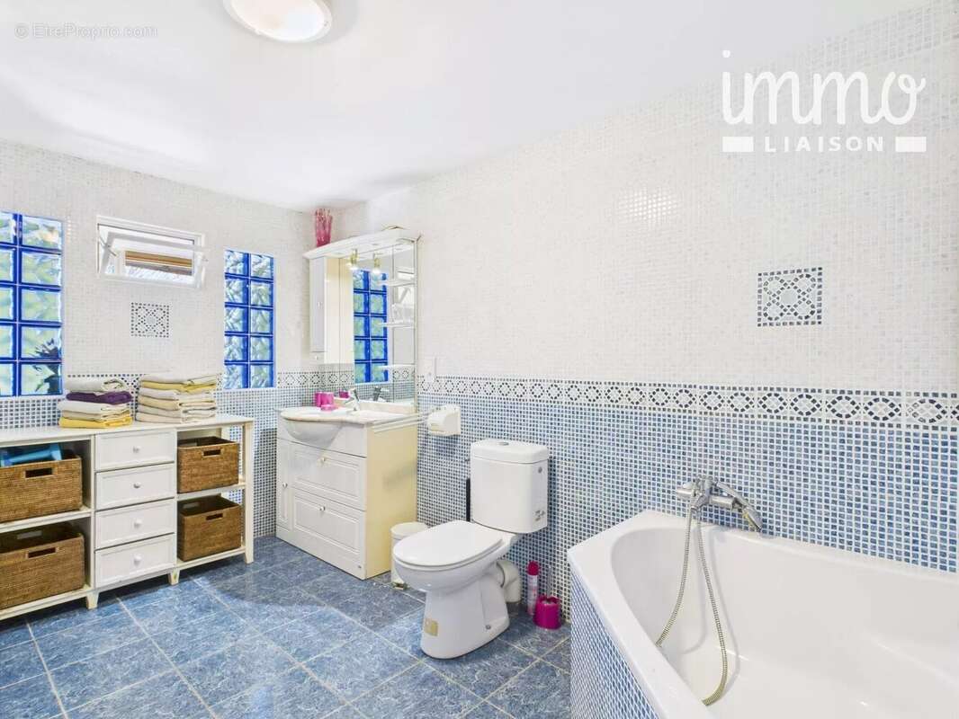 Maison à MOLIERES-SUR-CEZE