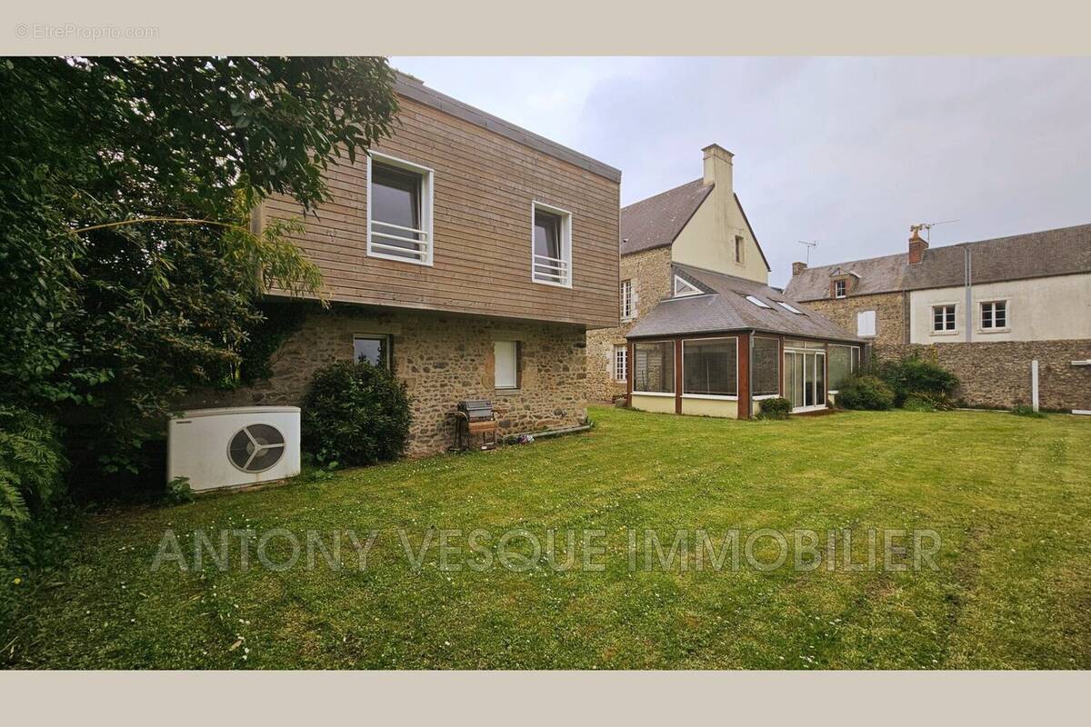 Maison à AGON-COUTAINVILLE