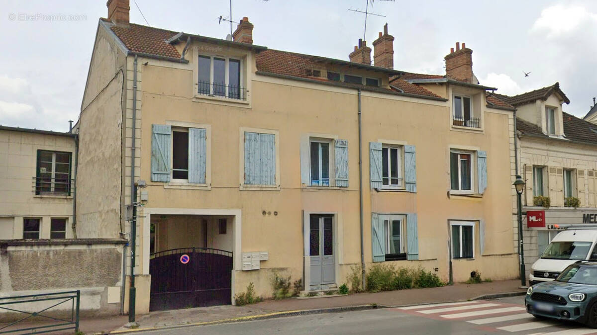 Appartement à CORBEIL-ESSONNES