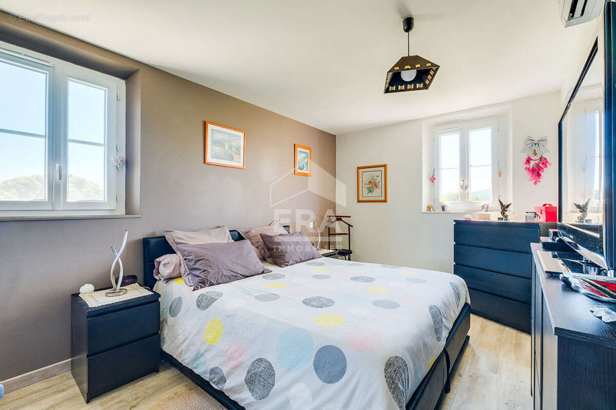 Appartement à MALLEMORT