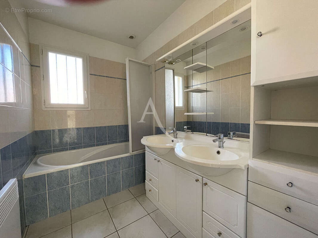 Maison à LE BERNARD