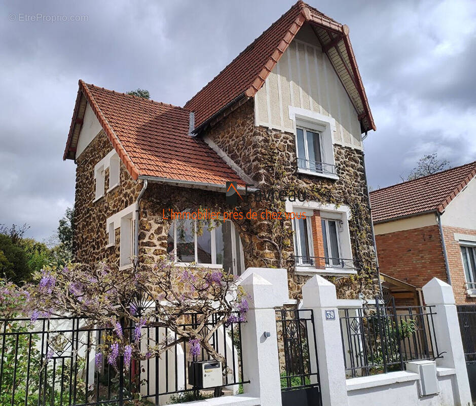 Maison à L&#039;HAY-LES-ROSES