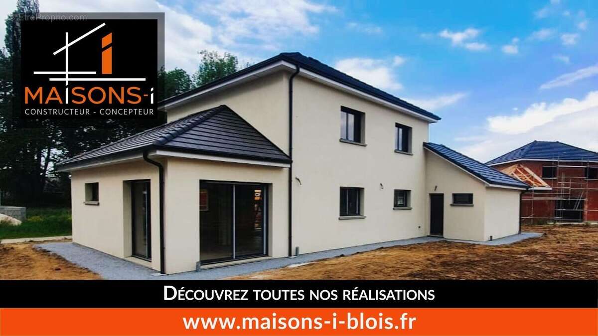 Terrain à LASSAY-SUR-CROISNE