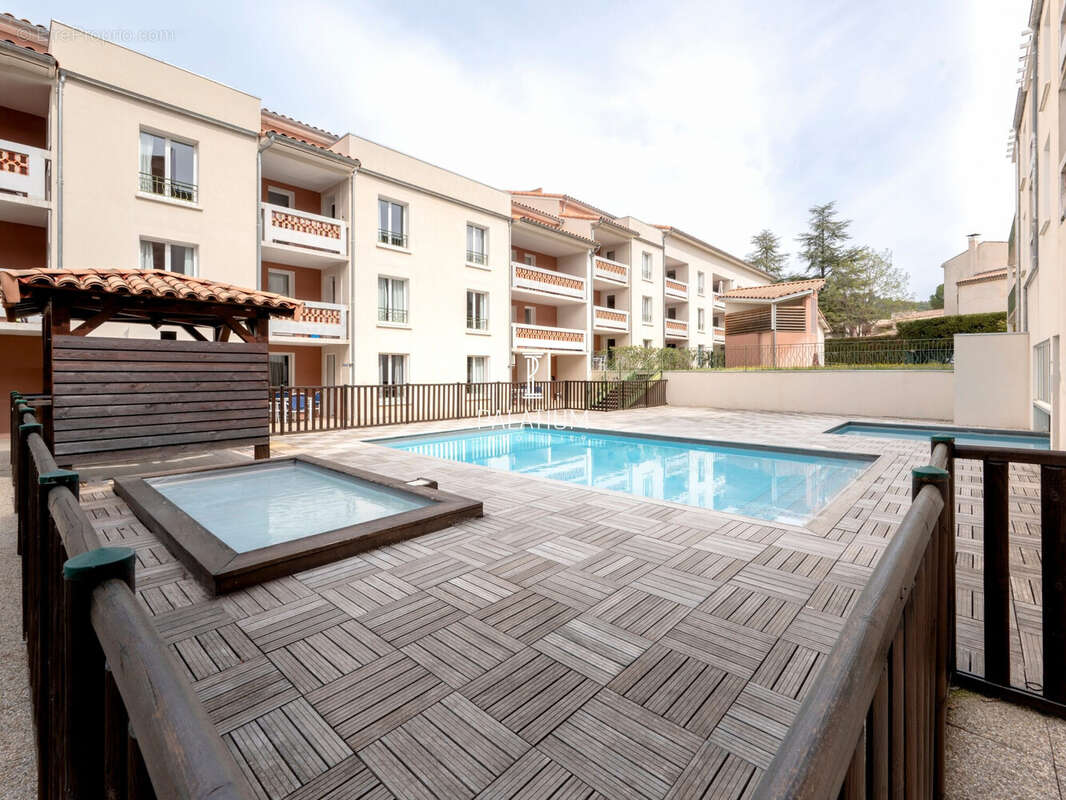 Appartement à GREOUX-LES-BAINS
